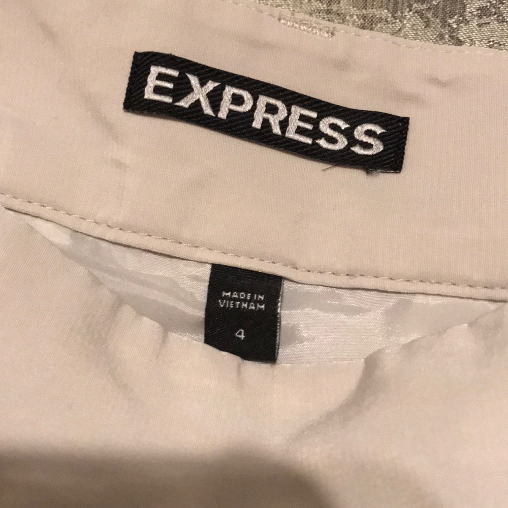 Shorts - Picture 3 of 3